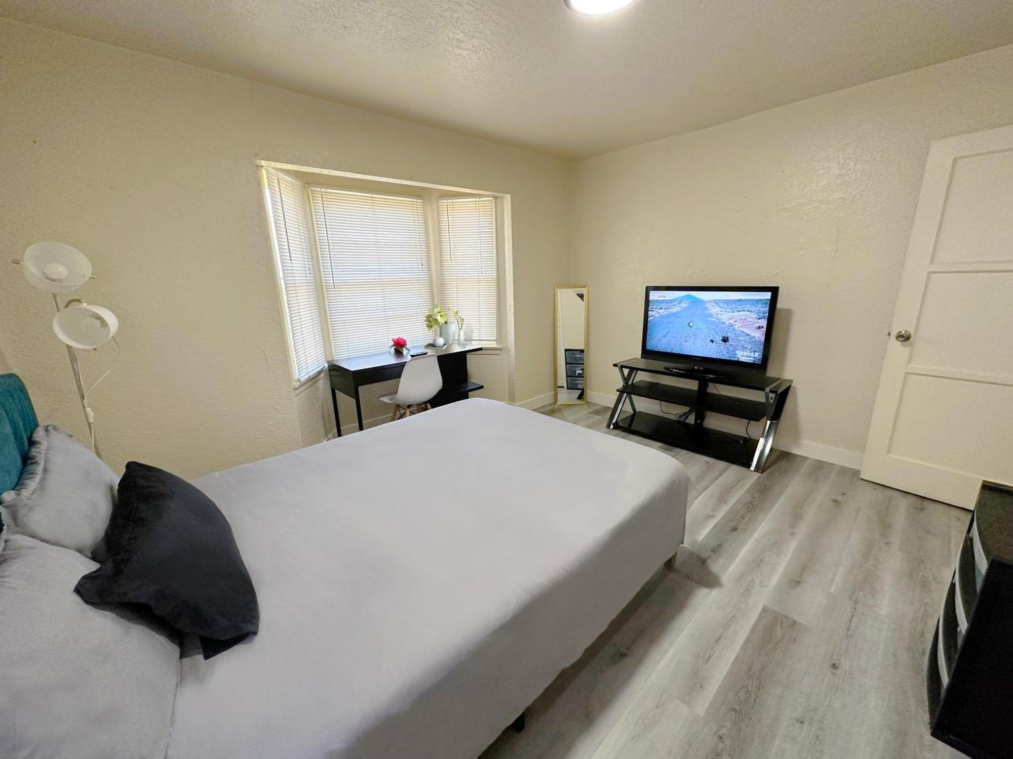 Entire Lovely 3-Bedroom Home W Yard, Parking Chula Vista Eksteriør billede