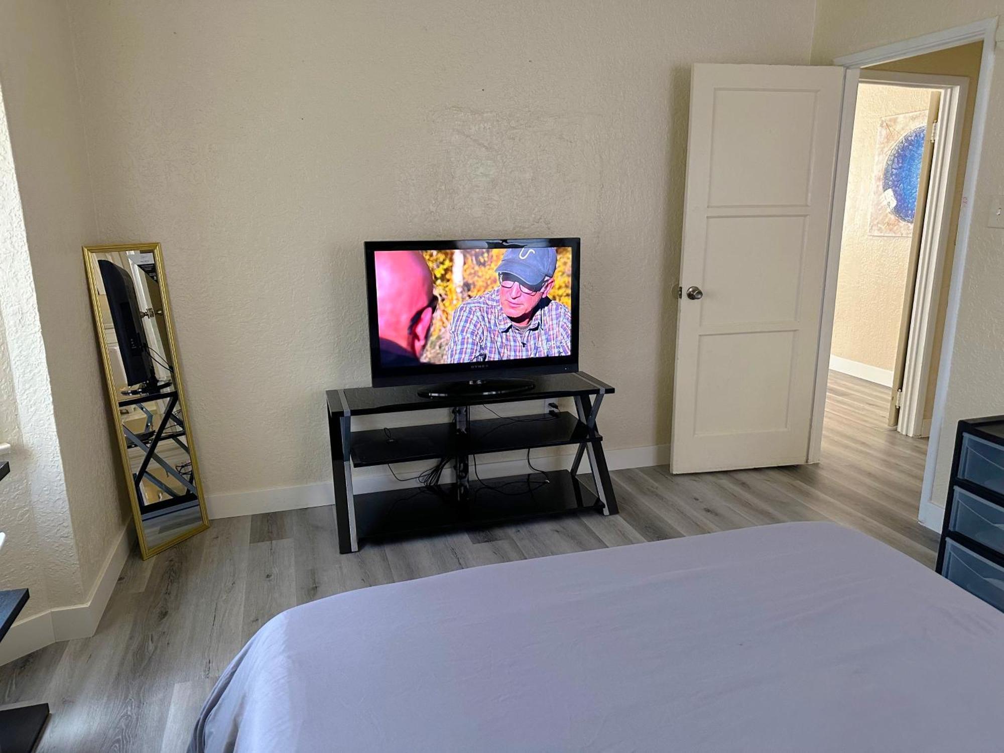Entire Lovely 3-Bedroom Home W Yard, Parking Chula Vista Eksteriør billede